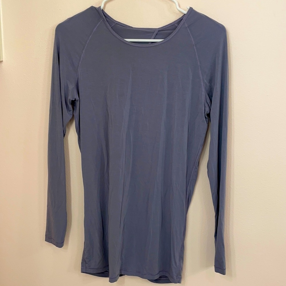 thin long sleeve top with open back !!